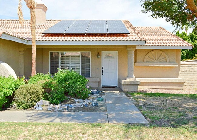 Photo - "Charming Oasis: 3-Bedroom Cathedral City Retreat with Pool, Fireplace, and Granite Kitchen!"