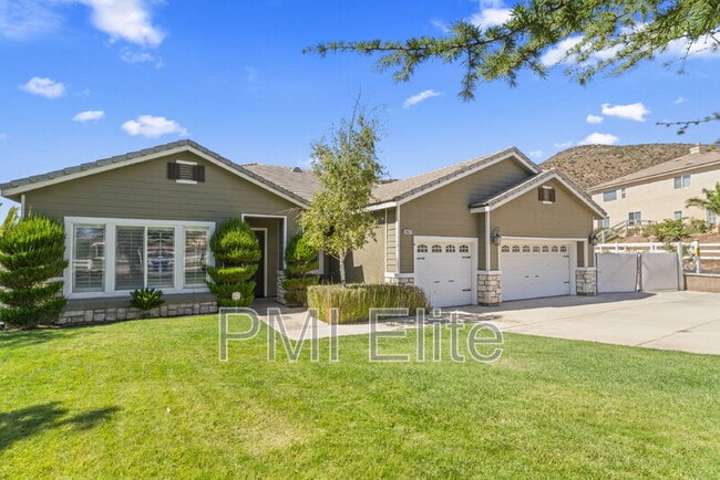 Building Photo - 34677 Desert Rd