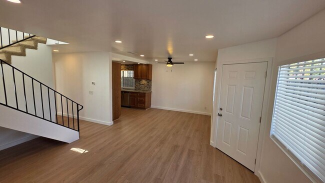 Photo - 210 S Paulsen