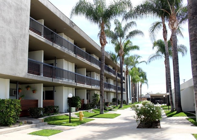 Front of Building - Azul Apartments