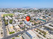 Photo - 1039 W 43rd St Townhome