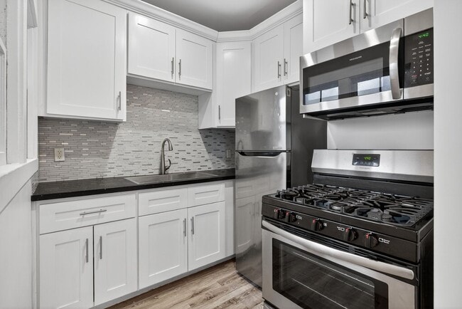 Photo - 405 W 3rd St Unit I