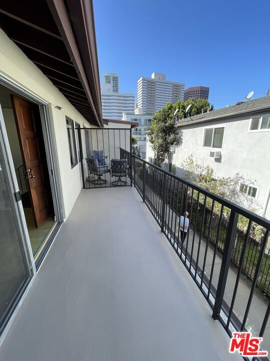 Photo - 1252 Barry Ave Unit 6