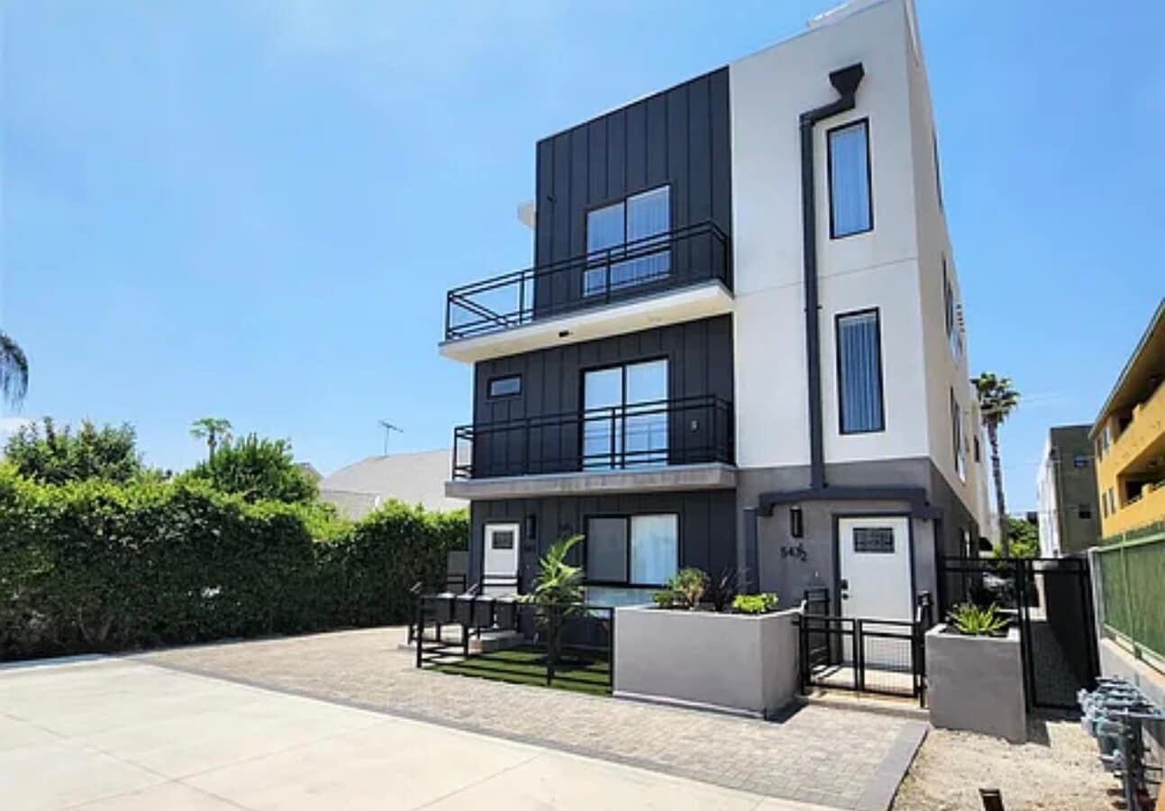 Photo - 545 N Kingsley Dr Townhome