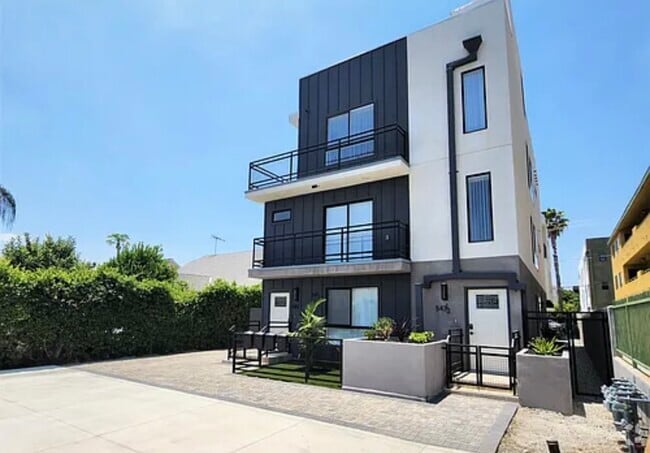 Building Photo - 545 N Kingsley Dr Rental