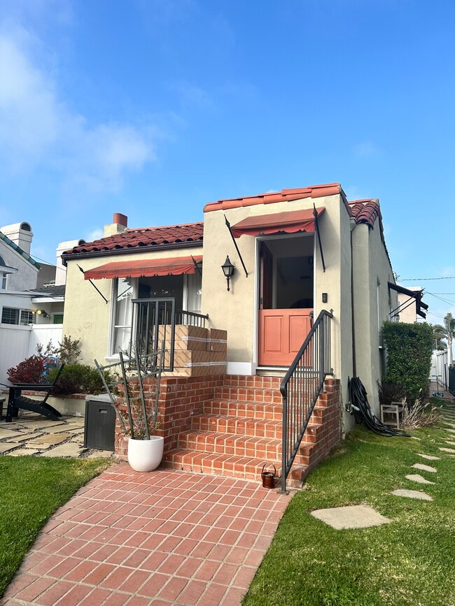 Photo - 1702 Golden Ave