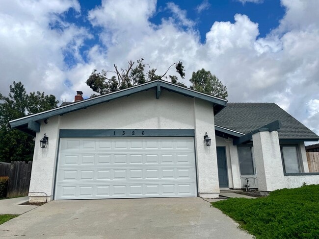 Building Photo - 4 Bdrm, 2.5 Ba, 2-story Home with Attached 2 Car Garage in San Marcos!