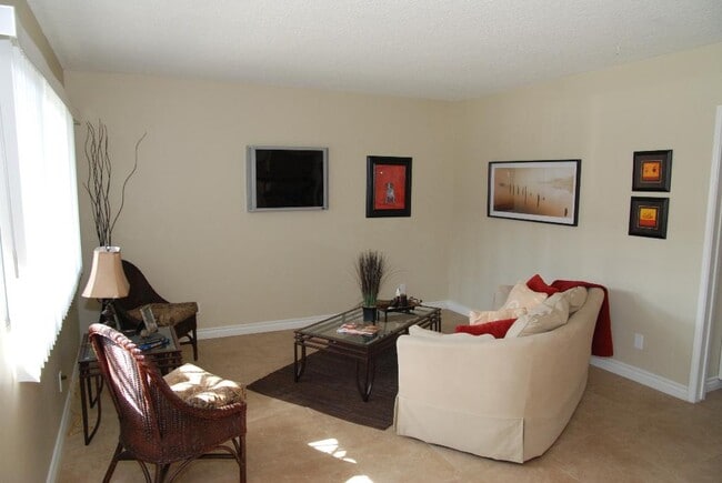 Photo - The Walnut Avenue Apartments