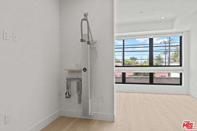 Photo - 1808 Lincoln Blvd Unit 204