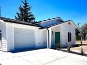 Photo - 1675 University Dr