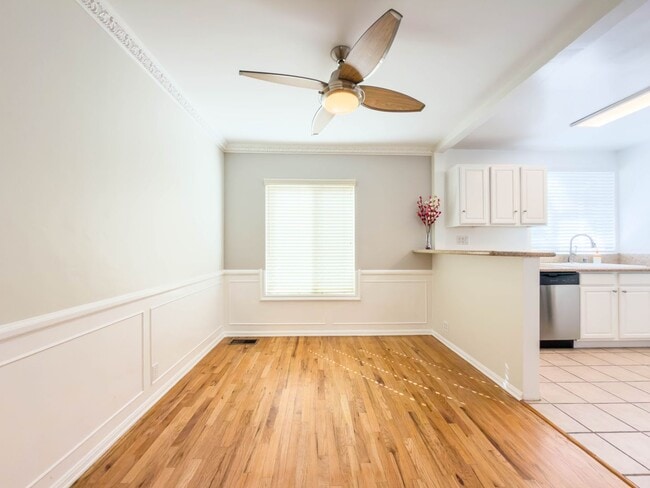 Photo - 10428 Riverside Dr Unit 10428