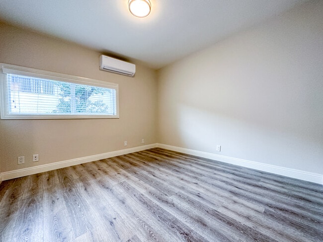 Photo - 6446 Lexington