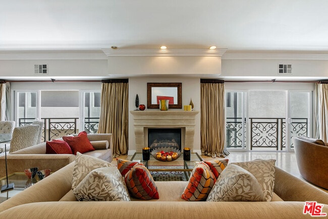 Building Photo - 11840 Dorothy St Unit 402