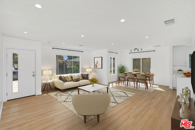 Photo - 7823 Kenyon Ave