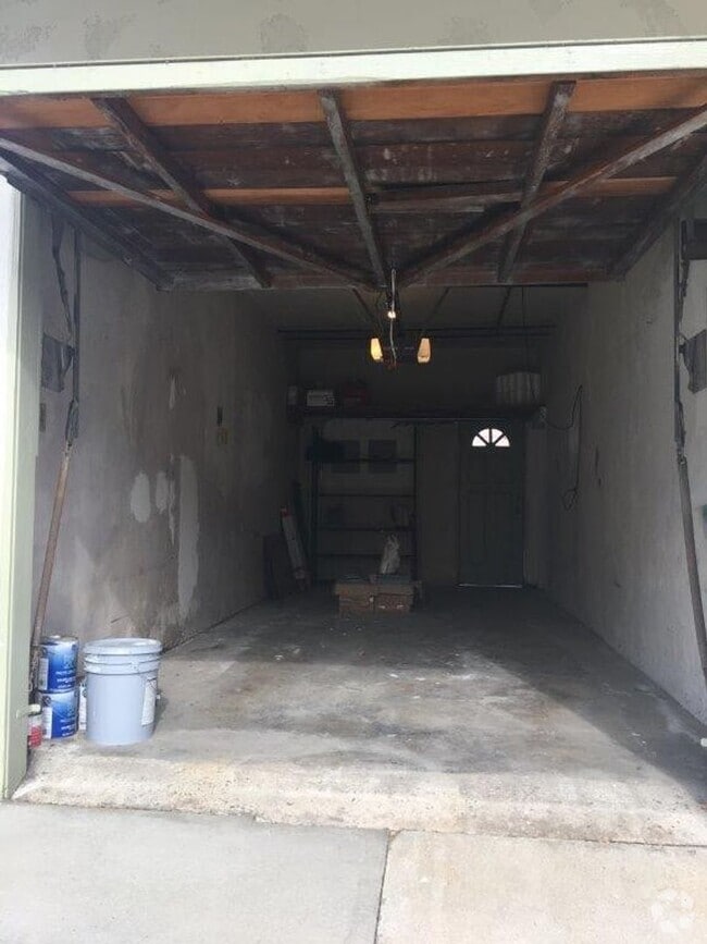 Building Photo - 141 Unit 141 Rental