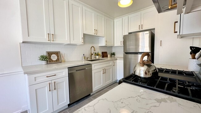 Photo - Spacious 1 & 2 Bedroom Apartments