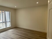 Photo - 219 E Maple St