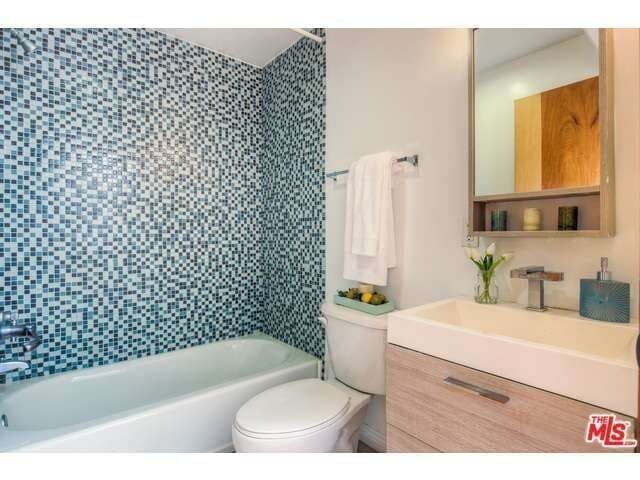 Building Photo - Beautifully Updated Condo in NoHO Unit 107