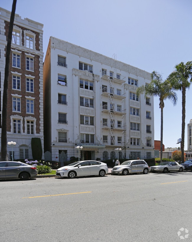 Photo - The Versailles