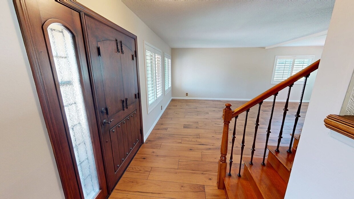3D Tour - 2431 Deerfield Ct