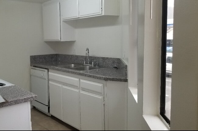 Photo - Sherman Grove Apartments