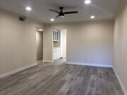 Photo - Remodeled 2 bedroom 1 bathroom with large ... House