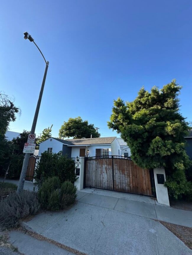 Photo - 8525 Hargis St