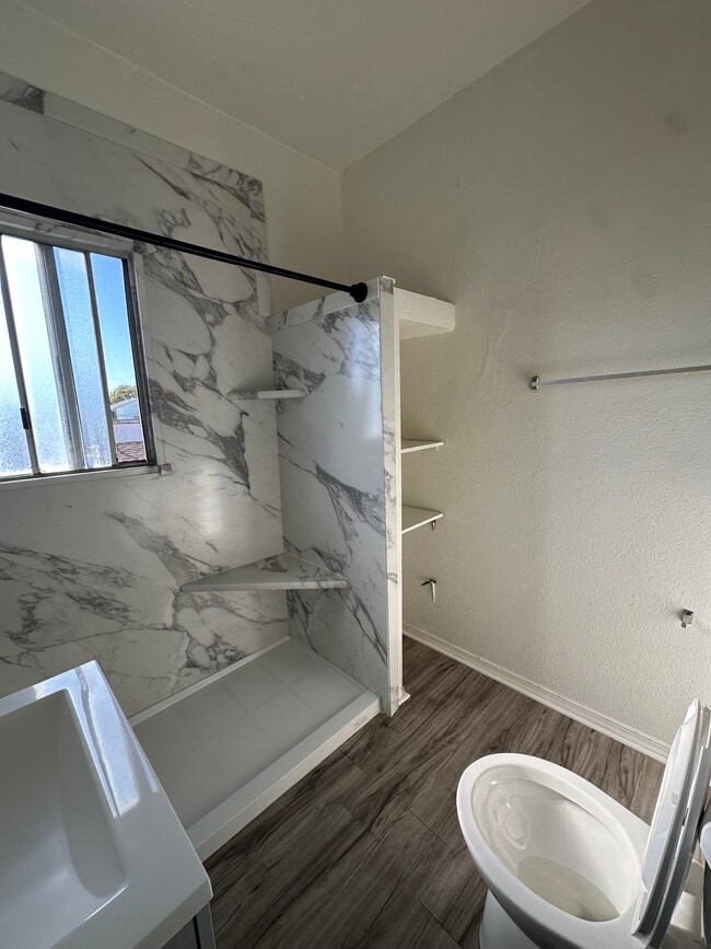 Bathroom - 1125 W 85th St Unit B