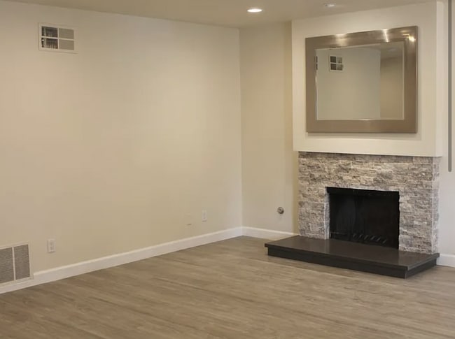 Photo - 11330 Baird Ave