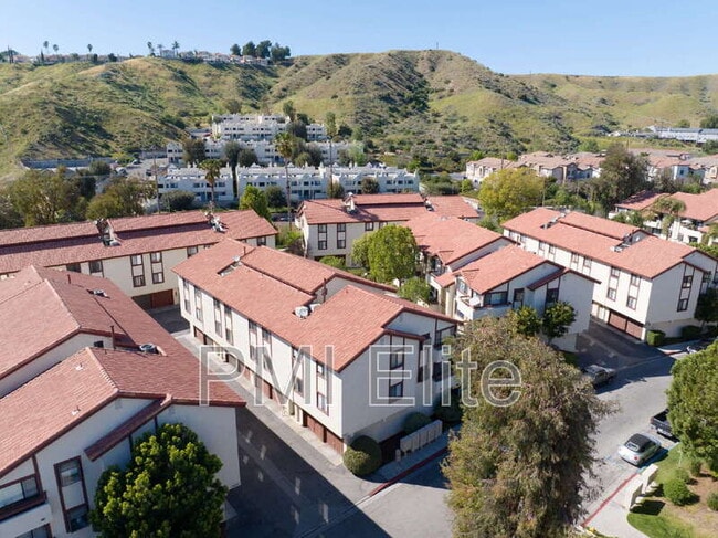 Building Photo - 18182 W Sundowner Way Unit #1026