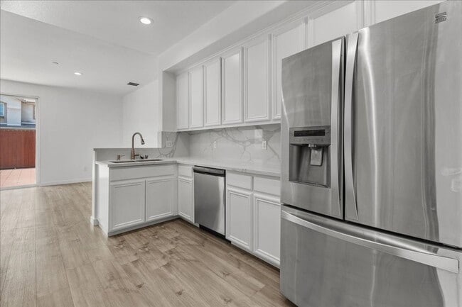 Photo - Fully Renovated 4 Bed 2.5 Bath Stunner In ...