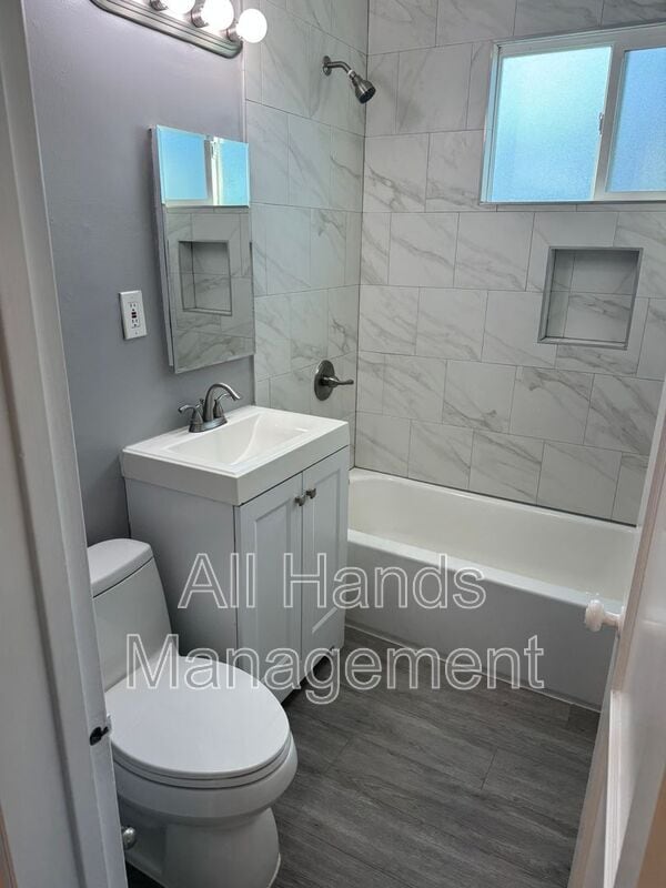 Building Photo - 5117 E The Toledo Unit 03