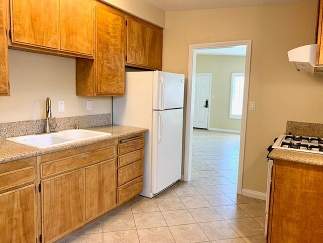 Photo - Ventura | 3 Bed + 1 Bath | Belfast Ln