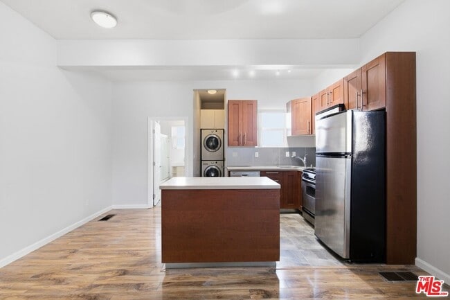Photo - 141 W Ave 31