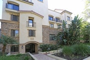 Photo - 320-322 N Oakhurst Dr