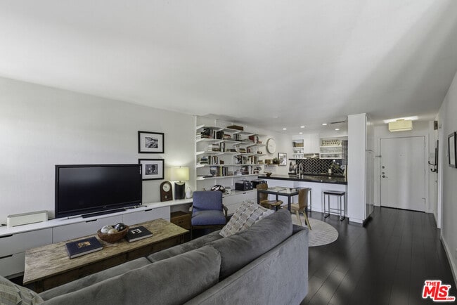 Photo - 740 Kings Rd Unit 202