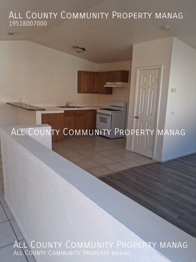 Building Photo - 7256 Murray Ln Unit B