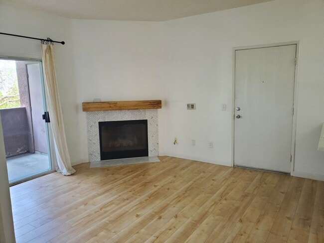 Building Photo - ALVA RD - 1st Floor 2 Bd / 2 Ba Condo in Rancho Bernardo w/ 2 Parking & Many Amenities Unit 2118