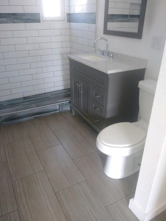 Photo - 219 W 7th St Unit 722