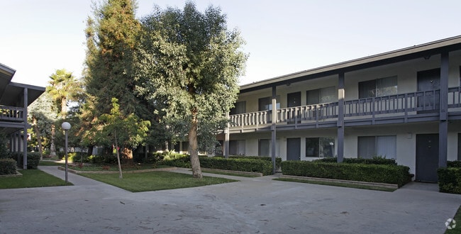 Seranado Fountain Apartments - Seranado Fountain Apartments