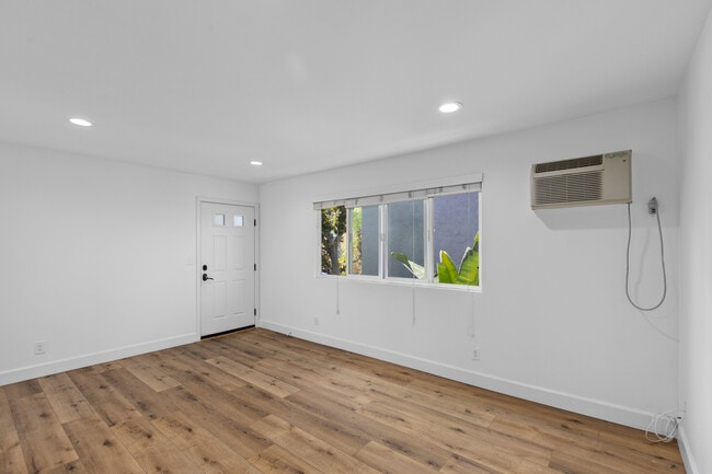 Photo - 725 Washington Heights Rd Unit #28