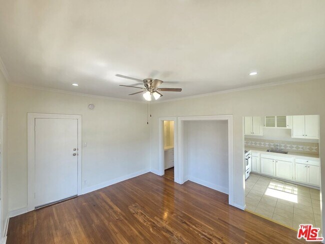 Photo - 1267 Vin Scully Ave Unit 21