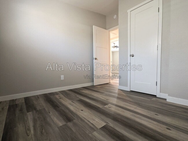 Photo - 965 Beverly Ave