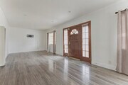 Photo - 10733 Louise Ave