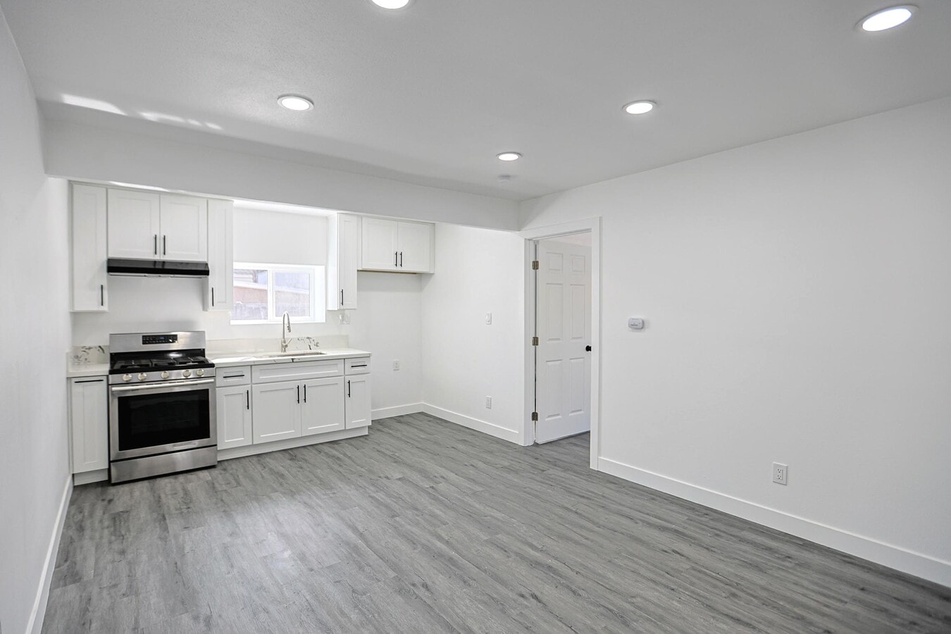 Photo - 440 W Holt Ave Unit B