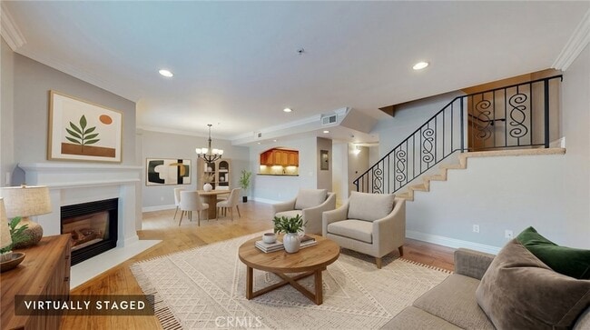 Building Photo - 11540 Moorpark St Unit 103