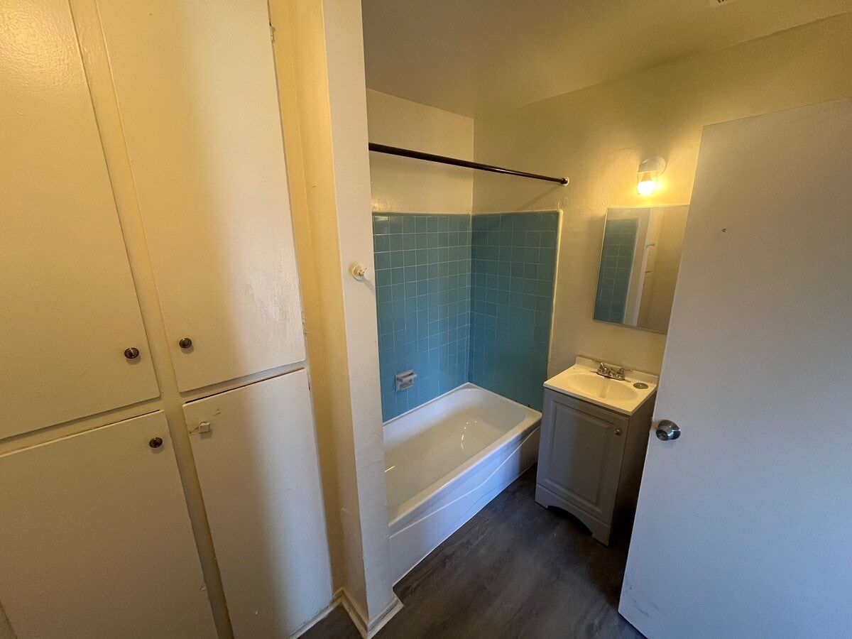 Photo - 1377 W 36th St Unit 1