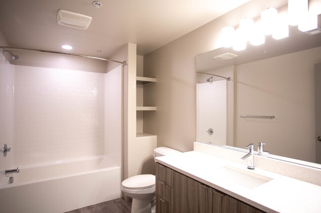 2BR, 2BA-1093 SF - AMLI Camarillo