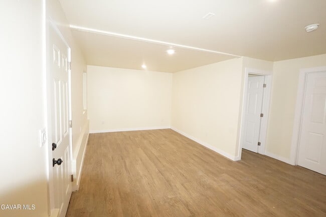 Photo - 448 W 41st Pl