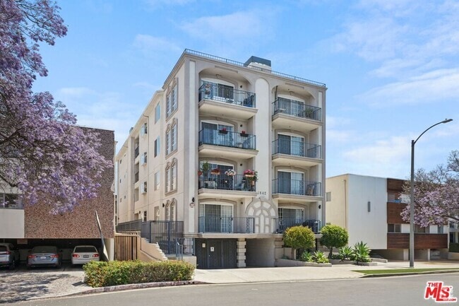 Building Photo - 1842 Greenfield Ave Unit 301 Rental